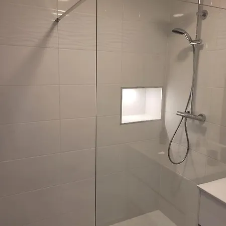 Les Oursins-appartement 3pièces, 4 Couchages Et Parking Gratuit Metz